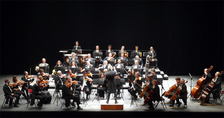 5e symphonie de Beethoven au Quattro, Orchestre symphonique de Sanremo sous la direction d’André Bernard