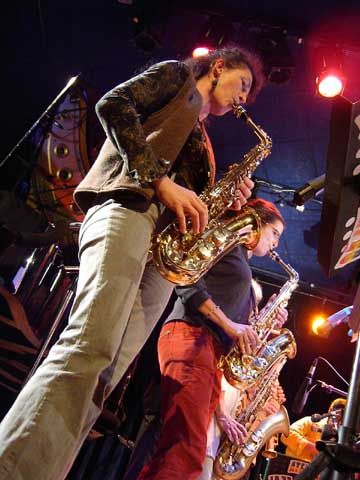 AJI Gap, les dames au saxophone