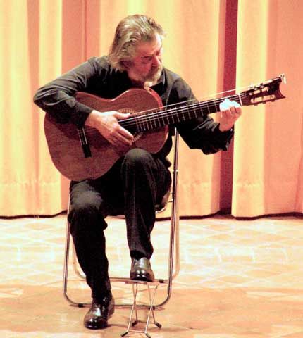 Gap, chapelle des Pénitents&nbsp;: Rafael Andia, guitare