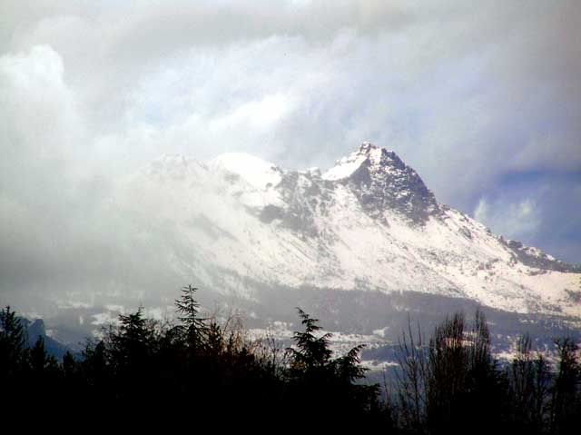 Au dessus de Gap&nbsp;: Aiguilles de Chabrières (2 403 m) dans le mauvais temps