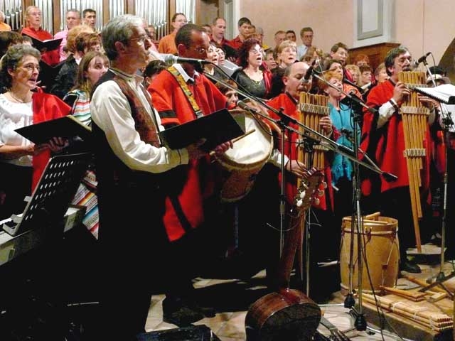 "Misa Criolla" de Ariel Ramirez, par la chorale des Cordeliers et le groupe Apurimac (Ga, église des Cordeliers, octobre 2007)