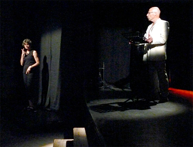 28e Festival de théâtre Gaby Laboucarie (CMCL Gap, 2009)&nbsp;: extraits de "Microfictions" avec traduction LSF