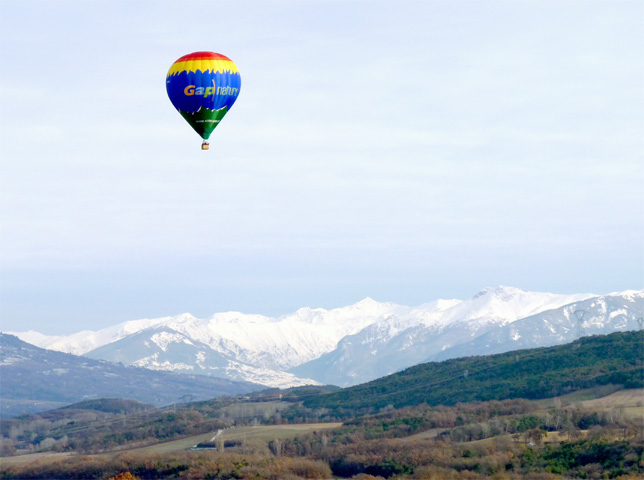 Mongolfière aux couleurs de la ville de Gap