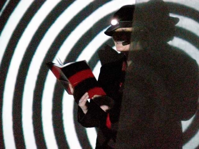 Nicolette Cook dans "L’âge d’Or", hommage au surréalisme (musée de Gap, décembre 2007)