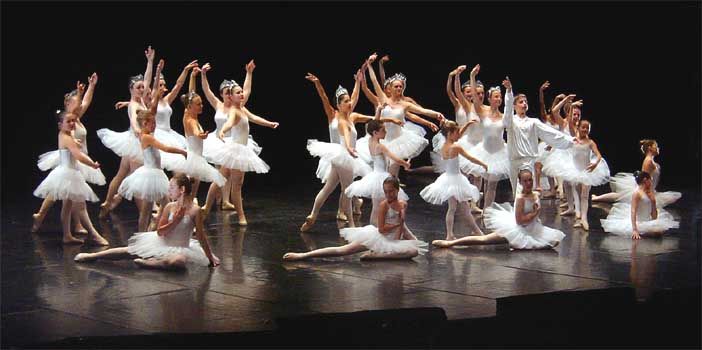 Gap, juin 2004 à La Passerelle&nbsp;: spectacle studio de danse Petrouchka