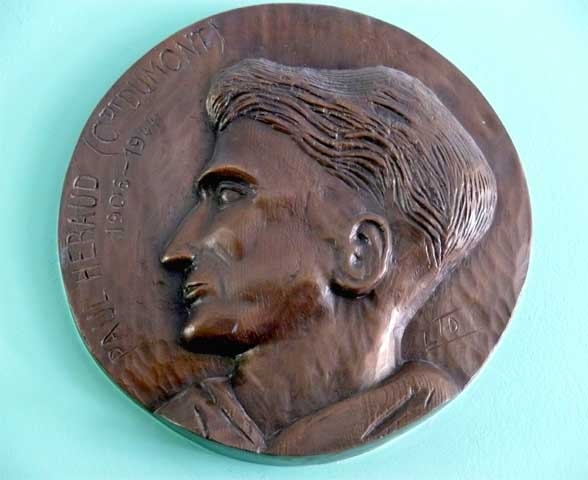 Paul Héraud (Commandant Dumont) 1906-1944, commandant FFI des Hautes-Alpes (bas relief LPR Paul Héraud, Gap)