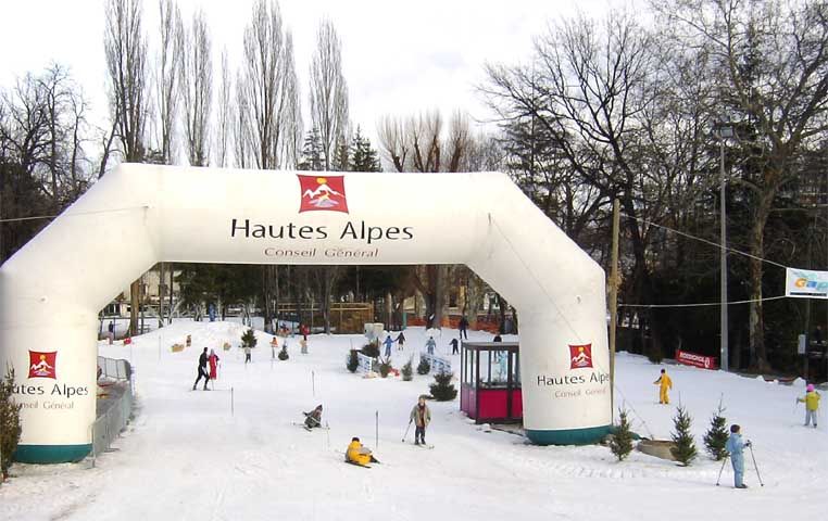 Gap 2006, arrivée de la boucle de 640 m du circuit "Semaine nordique", à l’occasion des Jeux olympiques d’hiver de Turin