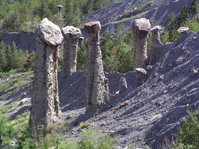 Demoiselles coiffées de Théus (Hautes-Alpes)