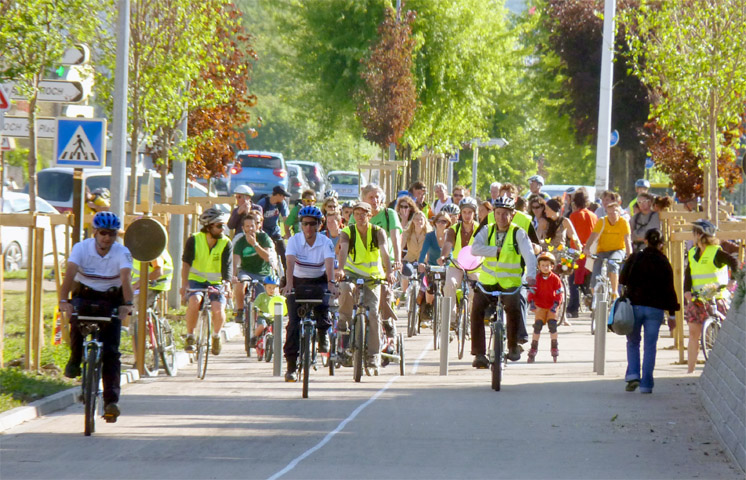 Un des rassemblements du "vélo dans tous ses états", Festiv’idées 2011